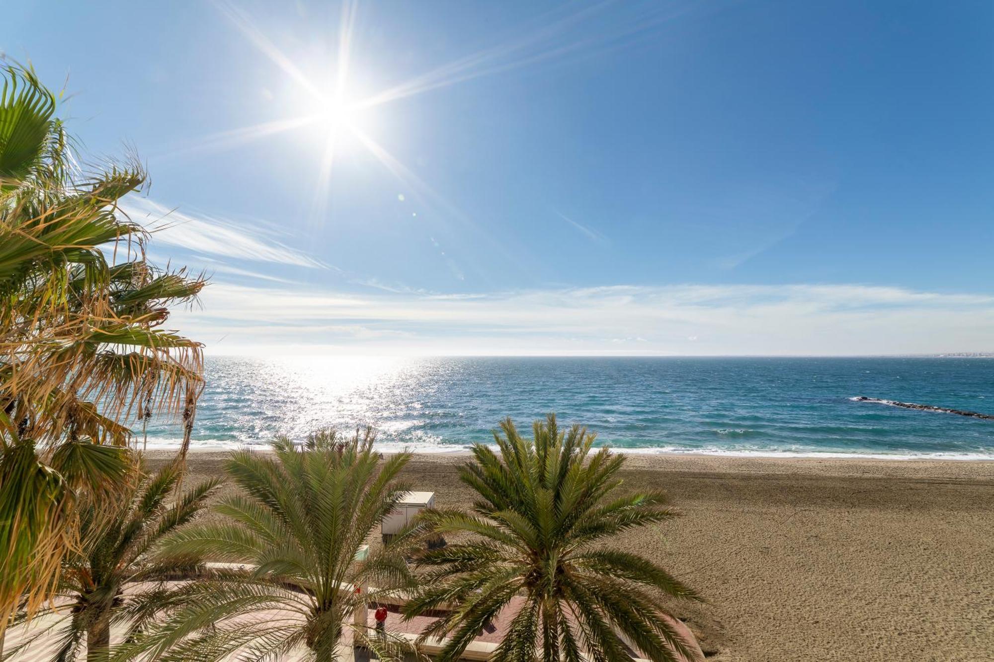 Ocean Views, Paseo Maritimo
